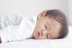 嬰兒便秘是什么原因造成的？嬰兒便秘要注意些什么？[圖]