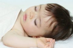 寶寶濕疹的常見癥狀有哪些？寶寶出濕疹是什么原因？[圖]