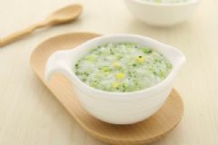 六個月寶寶吃什么食物好？適合六個月寶寶的營養(yǎng)食譜[圖]