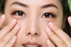怎樣去除失眠導(dǎo)致的黑眼圈？快速去除黑眼圈的方法有哪些？[圖]