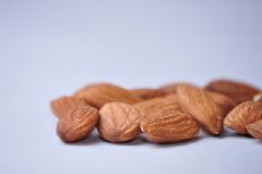 板栗和杏仁能一起吃嗎？杏仁和板栗同食好嗎？[多圖]