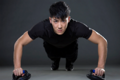 男人經(jīng)常做俯臥撐有什么好處？男性做俯臥撐的好處有哪些？[圖]