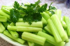 怎樣利用芹菜來美白護(hù)膚？芹菜美白護(hù)膚的方法[圖]