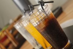 喝碳酸飲料會長痘痘嗎？喝碳酸飲料有什么危害？[多圖]