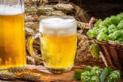 喝多少啤酒算酒量好？酒量好的人能喝多少啤酒？[多圖]