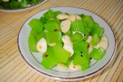 芹菜對(duì)胃好嗎？芹菜對(duì)胃病的作用？[多圖]