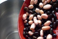 花生和黑豆能一起打豆?jié){嗎？花生可以和黑豆打豆?jié){嗎？[多圖]