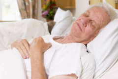 如何提高老人睡眠質(zhì)量？有助于老人睡眠的食物有哪些？[圖]