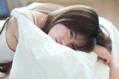 為什么女人親熱時(shí)總要關(guān)燈？為什么女生親熱時(shí)要關(guān)燈？[圖]