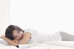 哪些習(xí)慣會導(dǎo)致月經(jīng)推出？推遲月經(jīng)的因素有哪些？[圖]