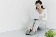 哪些習(xí)慣會(huì)導(dǎo)致女性卵巢早衰？導(dǎo)致女性卵巢早衰的壞習(xí)慣[圖]