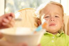 哪些錯(cuò)誤做法讓孩子不愛(ài)吃飯？孩子不喜歡吃飯的原因有哪些？[圖]