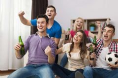 炸雞和啤酒能一起吃嗎？炸雞配啤酒的危害有哪些？[多圖]