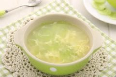 額頭上長痘痘吃什么調(diào)理？額頭上長痘痘喝什么湯好？[圖]