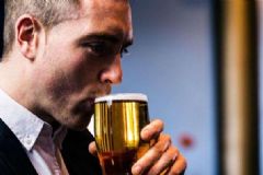 男人喝啤酒要注意什么？男人喝啤酒的注意事項有哪些？[圖]