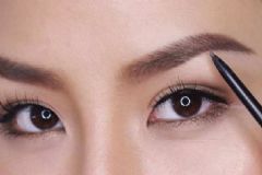 初學(xué)者怎么畫眉毛？初學(xué)者畫眉毛步驟[圖]
