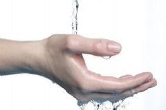 開(kāi)水燙了沒(méi)破很疼很熱怎么辦？燙傷了沒(méi)起泡怎么止痛？[圖]