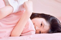 女人經(jīng)期總愛睡覺是什么問題？女人經(jīng)期愛睡覺的原因有哪些？[圖]