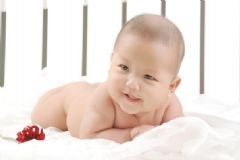 小兒肛裂的癥狀危害有哪些？小兒肛裂怎么辦？[圖]