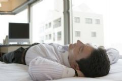 男性如何區(qū)分生理性和病理性遺精？男人如何預(yù)防出現(xiàn)遺精？[圖]