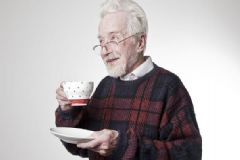 老人什么時(shí)候不能喝茶？哪個(gè)時(shí)間段老人不能喝茶？[圖]