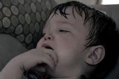 小孩頭上愛出汗是怎么回事？孩子頭上愛出汗怎么治療？[圖]
