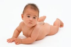 嬰兒為什么會(huì)眼屎多？嬰兒應(yīng)該怎么保護(hù)眼睛？[圖]