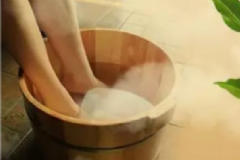 經(jīng)期泡腳好嗎？哪些東西泡腳效果好？[圖]