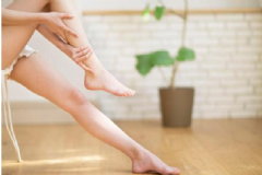 女性手腳冰涼有哪些原因？女性手腳冰涼的原因是什么？[圖]
