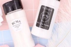 rcma散粉透明和無色哪個好？rcma散粉透明和無色區(qū)別[圖]