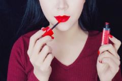 涂唇釉之前涂什么？涂唇釉需要打底嗎？[圖]