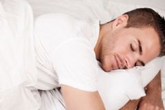 為什么男人早上晨勃？為什么男人起床會硬？[圖]