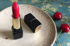 嬌蘭口紅真假怎么看？嬌蘭口紅真假鑒別[圖]
