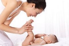 怎么看孩子飽沒飽？給孩子喂奶的要注意什么？[圖]