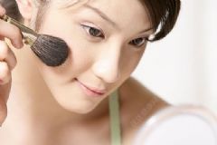 女人養(yǎng)生養(yǎng)顏要掌握哪些黃金穴位？美容養(yǎng)生要戒掉哪些壞習(xí)慣？[圖]
