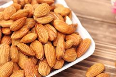 常見的低熱量食物有哪些？女生吃哪些零食不容易長胖？[圖]