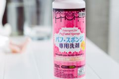 大創(chuàng)化妝刷清洗劑怎么用？大創(chuàng)化妝刷清洗劑使用方法[圖]