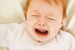 安撫哭泣嬰兒的妙招有哪些？寶寶睡覺醒來哭鬧怎么辦？[圖]