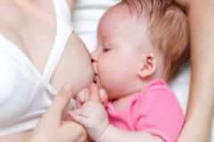 產(chǎn)后母乳喂養(yǎng)有什么姿勢？母乳喂養(yǎng)是否可以減肥？[圖]