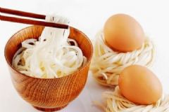寶寶輔食的添加需要經(jīng)過哪些階段？寶寶可以吃哪些面條輔食？[圖]