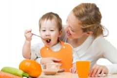 寶寶怎樣吃才能更健康？不同年齡的孩子膳食有什么不一樣？[圖]