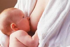 母乳對新生寶寶有什么重要性？母乳喂養(yǎng)堅持多久好？[圖]