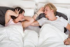 睡覺打鼾吃什么食物好？治療男人打呼嚕會有哪些誤區(qū)？[圖]