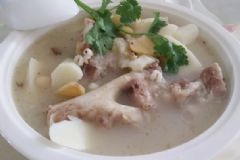 中風(fēng)病人到底能喝骨頭湯嗎？中風(fēng)病人喝骨頭湯好嗎？[圖]