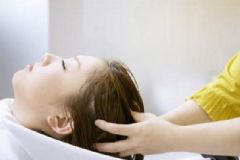 坐月子時如何正確洗頭？坐月子洗頭有什么注意事項？[圖]