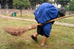 老年人駝背怎么恢復？老年人貧血如何防治最好？[圖]