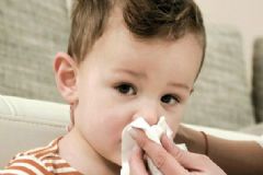 小孩流鼻血有什么危害？小孩流鼻血應(yīng)該怎么處理？[圖]