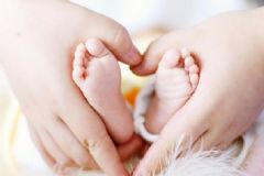 夏天寶寶需要穿襪子睡覺嗎？寶寶選襪穿襪要注意什么？[圖]
