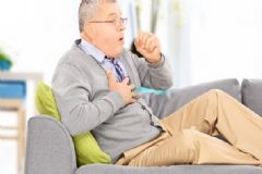 老年人肺氣腫的病癥是什么？肺氣腫的治療方法是什么？[圖]
