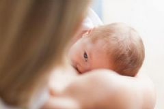 哺乳期發(fā)燒還能喂奶嗎？怎樣能夠幫助快速退燒？[圖]